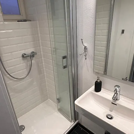 Pematra Mathias Huus *